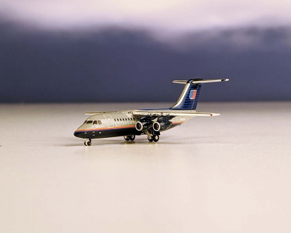 www.JetCollector.com: United Express BAE-146 1:400 GeminiJets GJUAL761