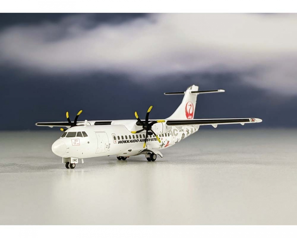 Hokkaido ATR42 w/Stand JA11HC 1:200 Scale JC Wings EW2AT4001