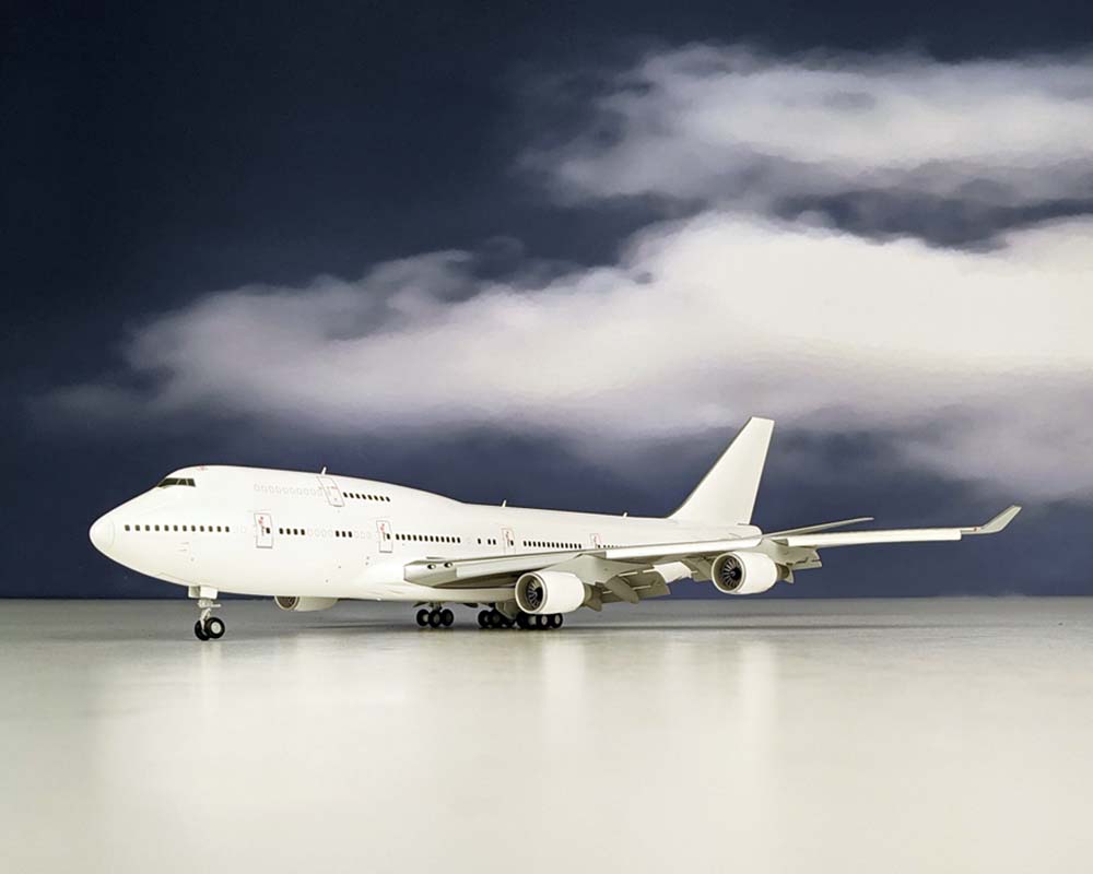 Blank Boeing B747-400 W/GE Engines, Flaps 1:200 JC Wings JC2WHT951A -  www.JetCollector.com