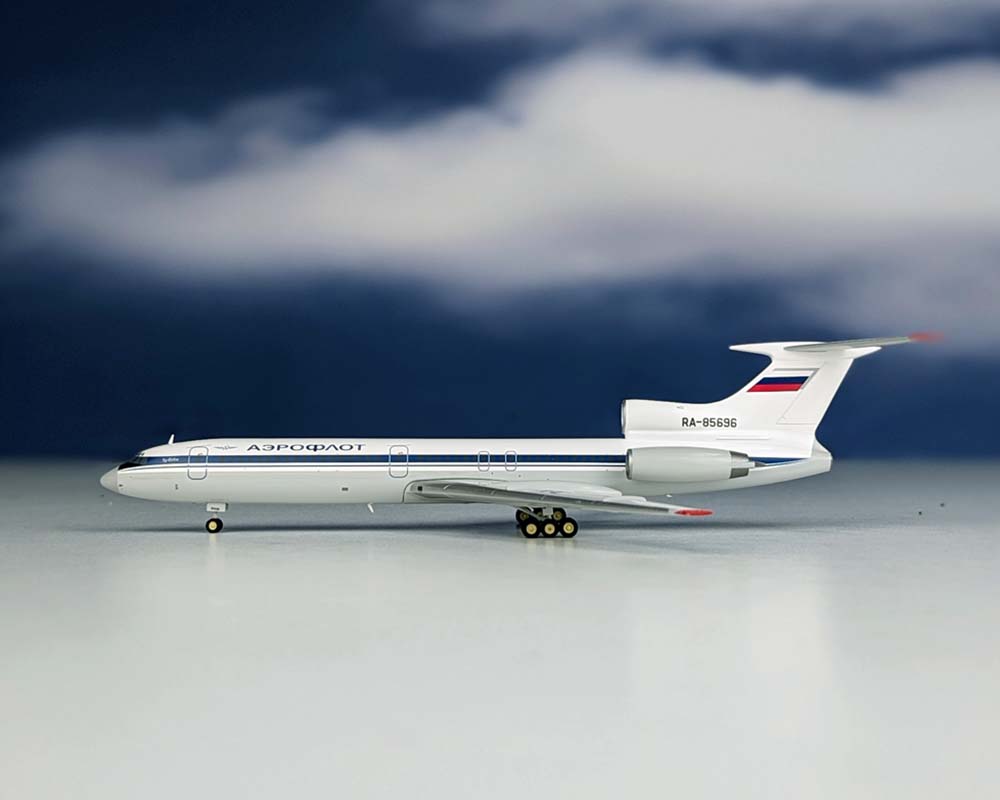 純正サイト herpa Aeroflot Tupolev Tu-154B 1:200 | www.happychild.co