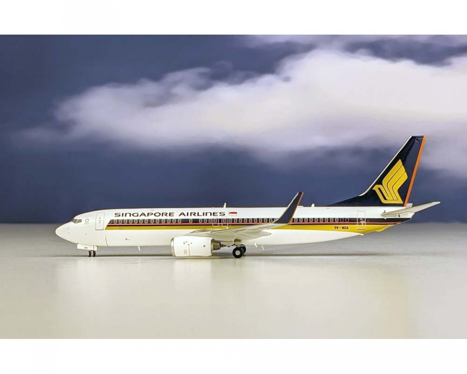 JC WINGS SINGAPORE AIRLINES B737-800 Flaps, w/Stand 9V-MGA 1:200 Scale  EW2738015A