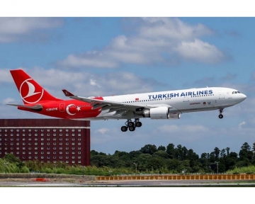 Turkish Airlines A330-200 TC-JNB 1:400 Scale Phoenix PH4THY2261