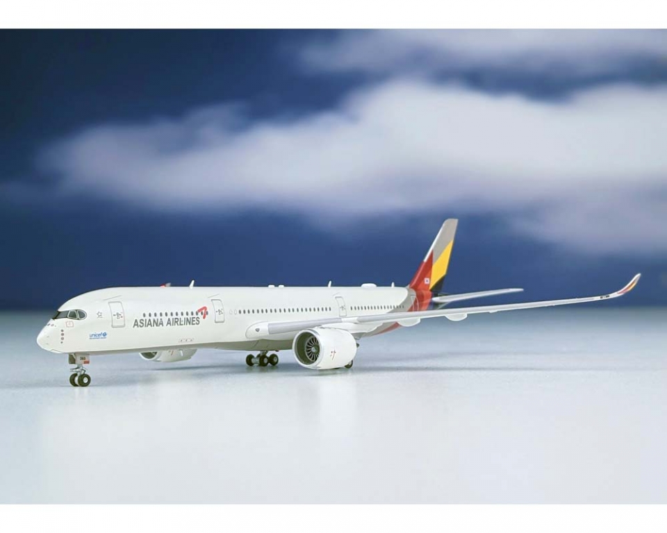 Asiana Airlines A350-900 HL8360 1:400 Aviation400 AV4090