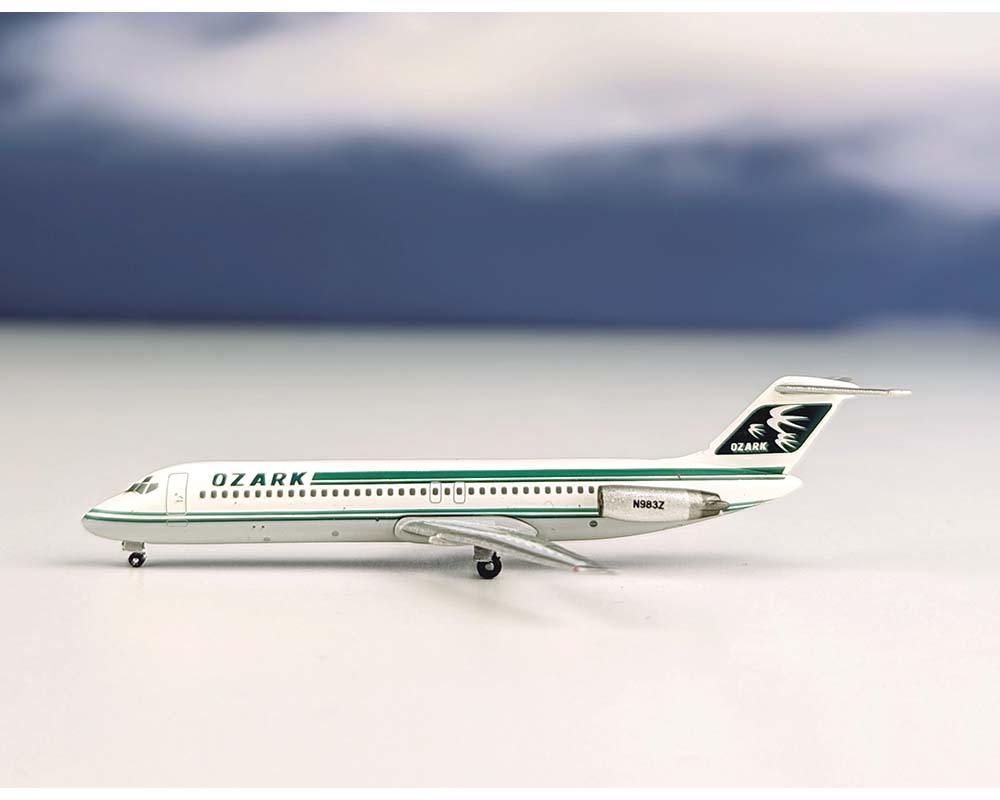 www.JetCollector.com: Ozark DC-9-32 N9832 1:400 Scale Aeroclassics AC411144