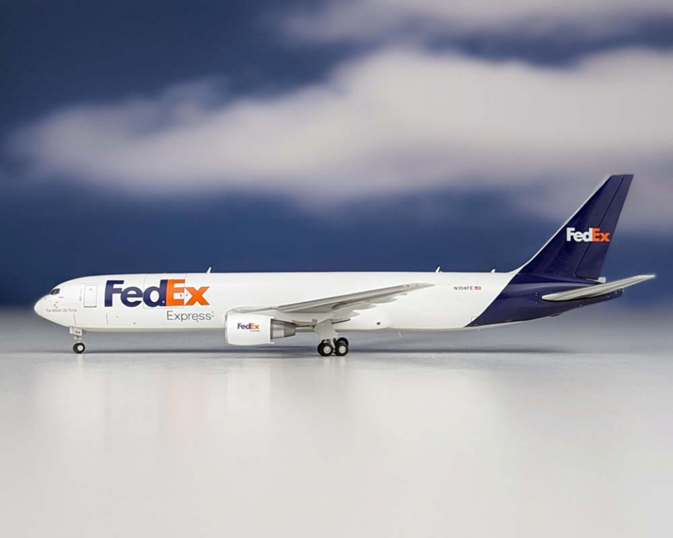 直接販売Gemini200 1/200 FedEx B767-300ERF N102FE 民間航空機