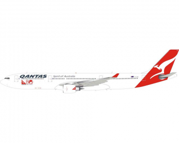 Qantas A330-300 w/stand VH-QPA 1:200 Scale Inflight IF333QF0522