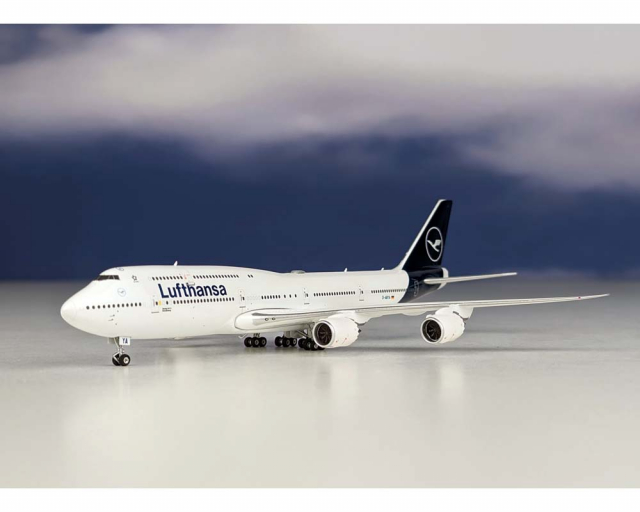 Lufthansa B747-8i D-ABYA 1:400 Scale Phoenix PH04495