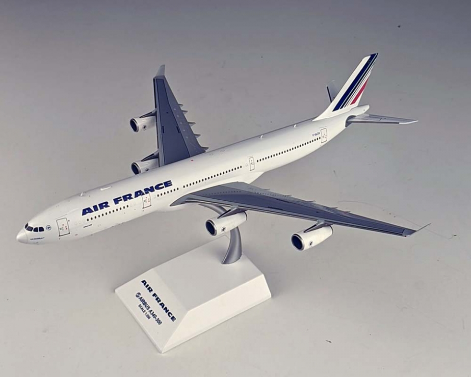 【低価超激得】JC WINGS(1/200) エールフランス A340-300 F-GLZU / JC WINGS(1/200) エールフランス A340-300 F-GLZJ　×計2個セット 民間航空機