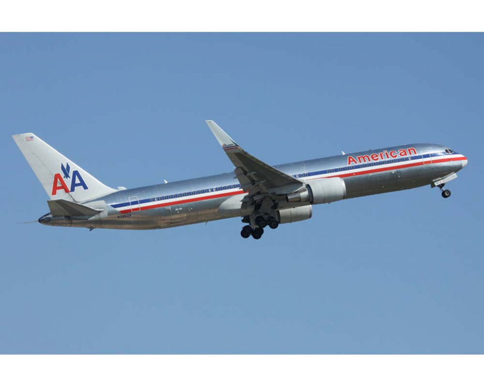 American Airlines Polished B767-300ER N396AN 1:400 Scale Phoenix PH04556