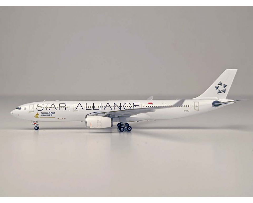 www.JetCollector.com: Singapore Airlines Star Alliance A330-3009V