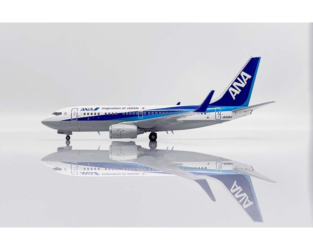 ANA - All Nippon B737-700 w/Aviation Tag JA01WJ 1:200 Scale JC Wings  SA2ANA023