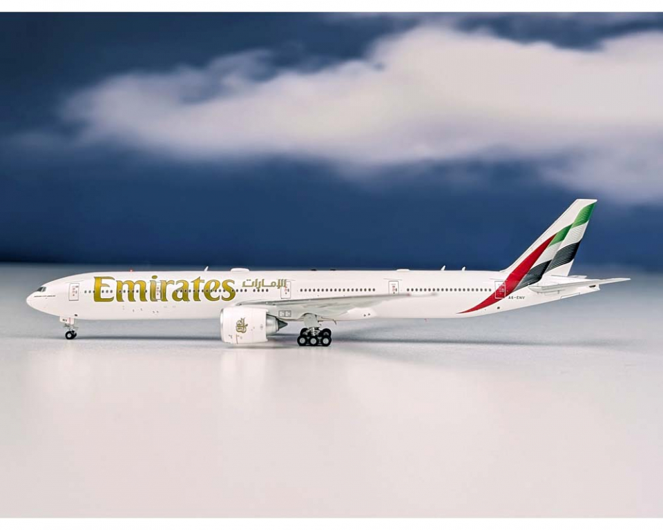 Emirates B777-300ER A6-ENV W/stand 1:400 Scale Aviation400, 59% OFF