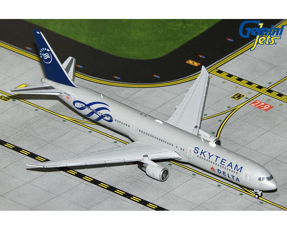 Delta B767-400ER "Skyteam" livery N844MH 1:400 Scale Geminijets GJDAL2156