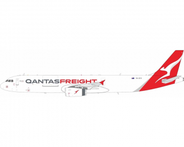 Qantas Freight A321 w/stand VH-XF4 1:200 Scale Inflight IF321QF0724