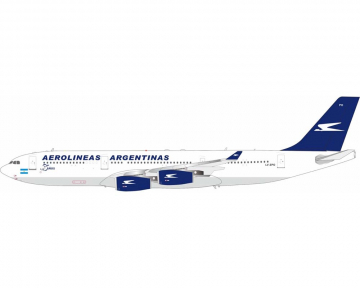 Aerolineas Argentinas A340-200 w/stand LV-ZPO 1:200 Scale Inflight IF342LV1124R