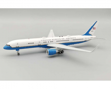 USAF C-32A w/stand 98-0001 1:200 Scale Inflight IFC32USA04