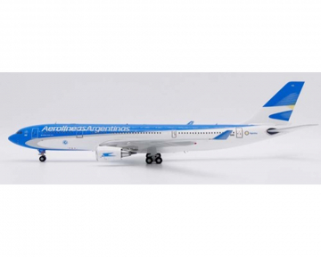 Aerolineas Argentinas A330-200 w/stand LV-GHQ 1:200 Scale JC Wings XX20367