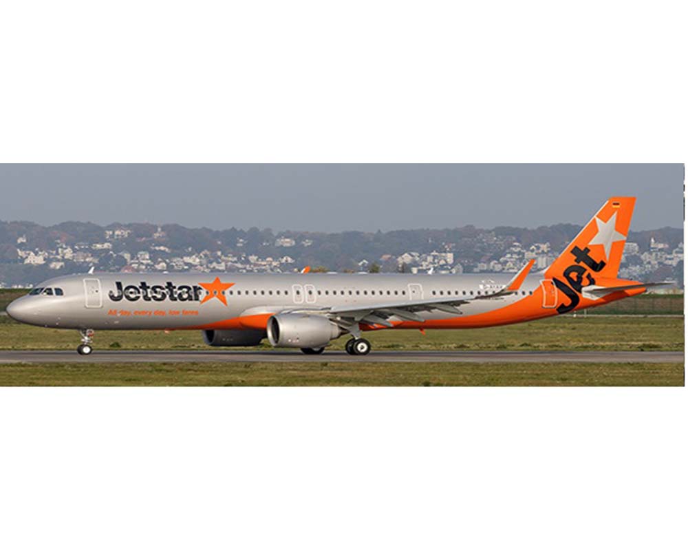 www.JetCollector.com: Jetstar Japan A321neo JA26LR 1:400