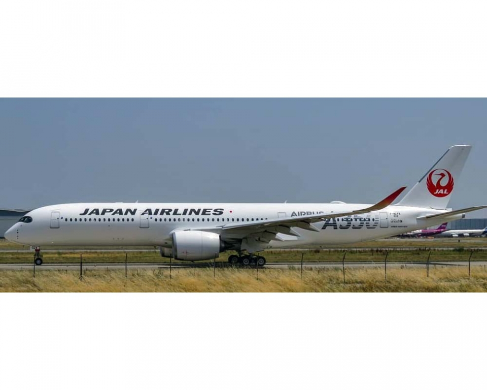 JAL A350-900 Silver A350 Titles, Flaps JA02XJ 1:400 Scale JC Wings  EW4359002A