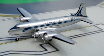 Aeroclassics Air France (silver delivery scheme) DC-4 F-BELK 1:400 ACAFR0410