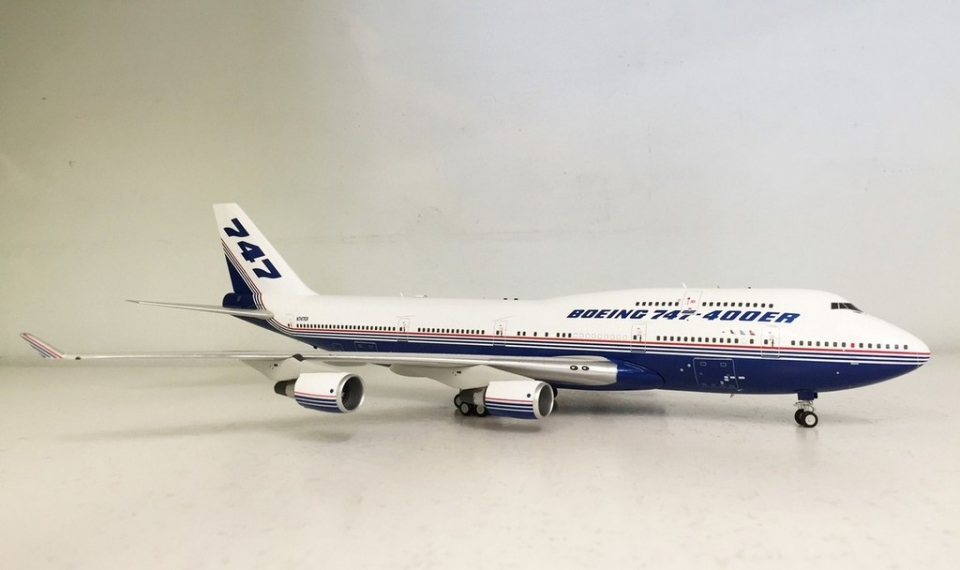 Boeing House Colors B747-400ER Reg# N747ER w/Stand