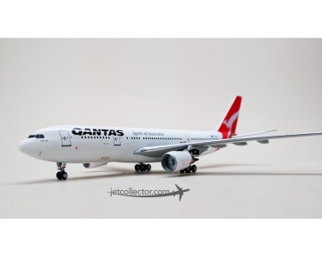 Qantas '80 Yrs' A330-300 VH-QPA 1:400 Scale Aeroclassics ACQFA0417C