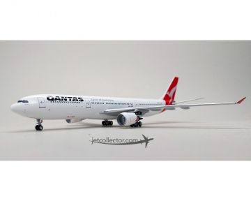 Qantas A330-300 VH-QPG 1:400 Scale Aeroclassics ACQFA0417D