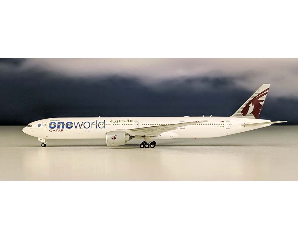 www.JetCollector.com: PHOENIX QATAR B777-300ER ONE WORLD A7-BAB 1