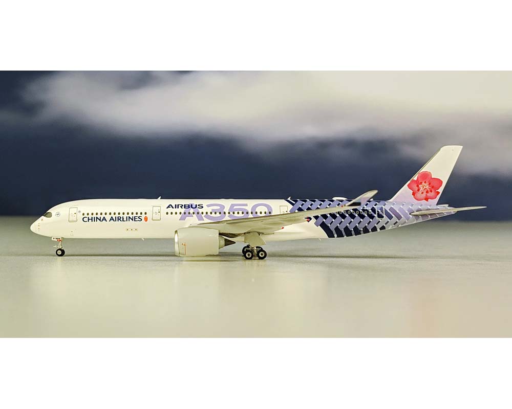 PHOENIX CHINA AIRLINES A350-900 CARBON LIVERY B-18918 1:400 Scale PH4CAL1831