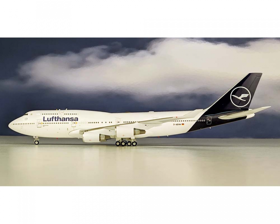 www.JetCollector.com: JFOX LUFTHANSA B747-400 w/stand D-ABVM 1:200