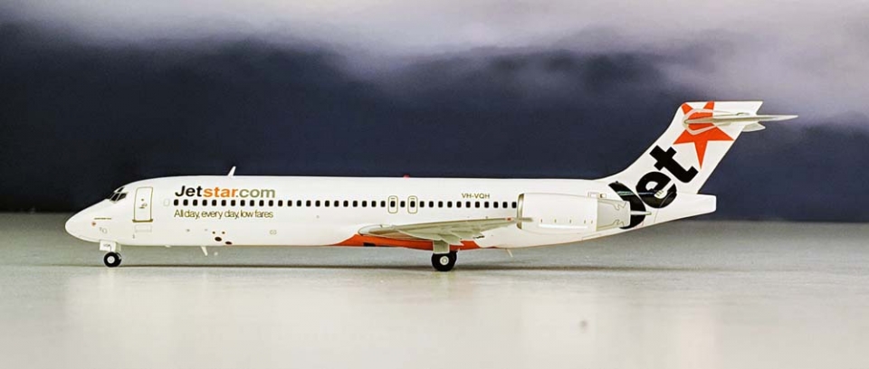 JC WINGS Jetstar B717-200 (White) VH-VQH w/Stand 1:200 XX2343