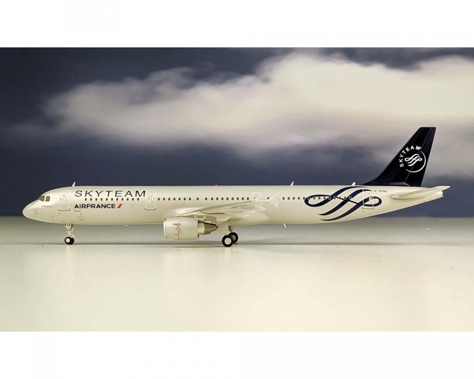 JC WINGS Air France Skyteam A321 F-GTAE w/Stand 1:200 JC2AFR481