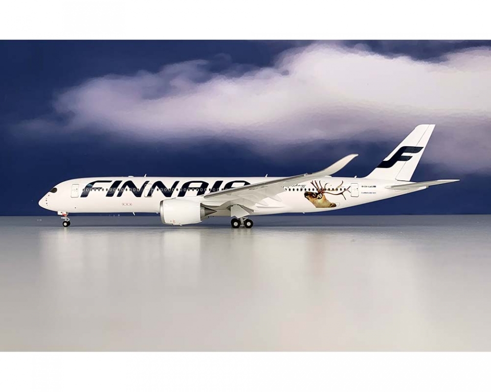 www.JetCollector.com: Finnair A350-900 Happy Holidays, Flaps, w