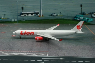 Lion Air A330-300 PK-LEF 1:400 Scale Phoenx PH4LNI1395